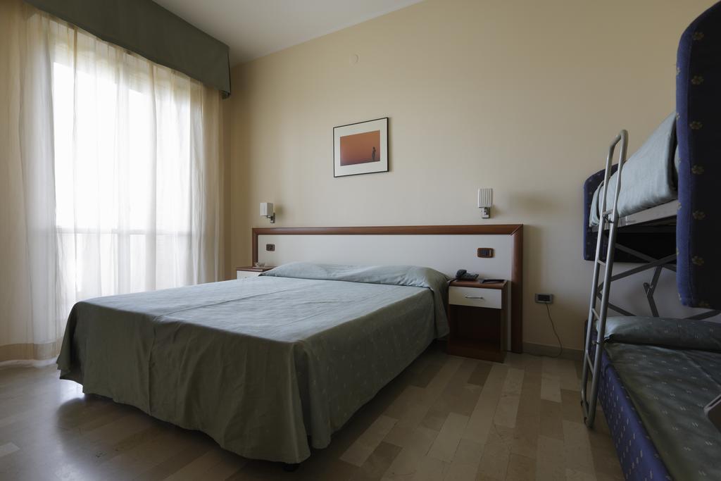 Hotel Continental Fano Δωμάτιο φωτογραφία
