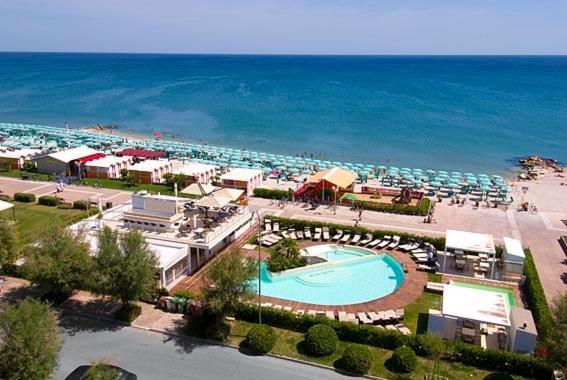 Hotel Continental Fano Εξωτερικό φωτογραφία