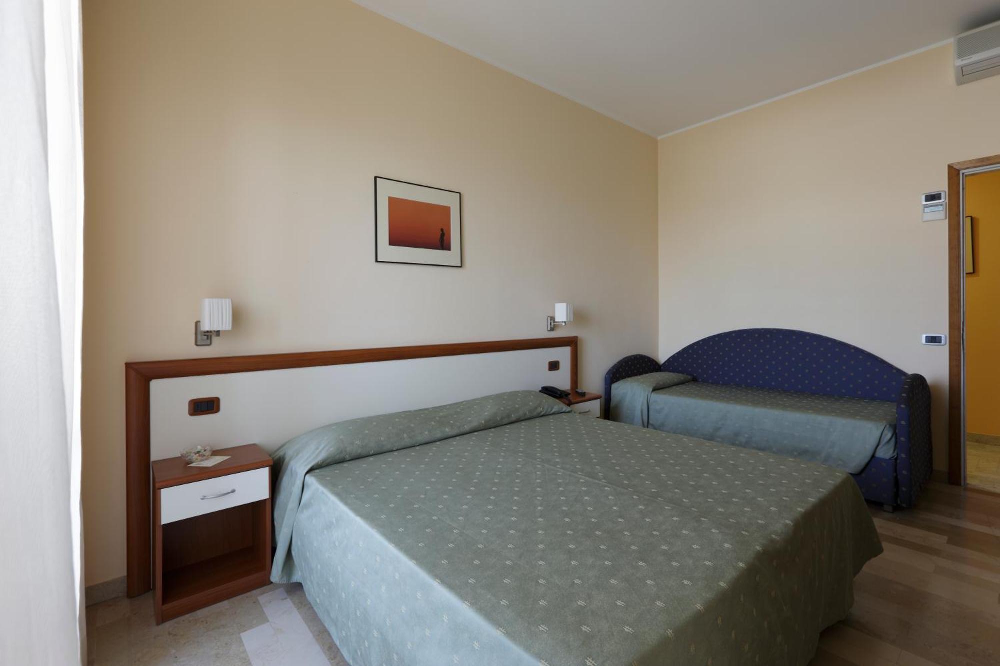 Hotel Continental Fano Δωμάτιο φωτογραφία