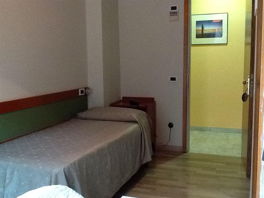 Hotel Continental Fano Εξωτερικό φωτογραφία