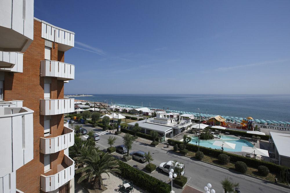 Hotel Continental Fano Εξωτερικό φωτογραφία