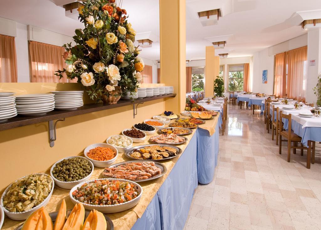 Hotel Continental Fano Εξωτερικό φωτογραφία