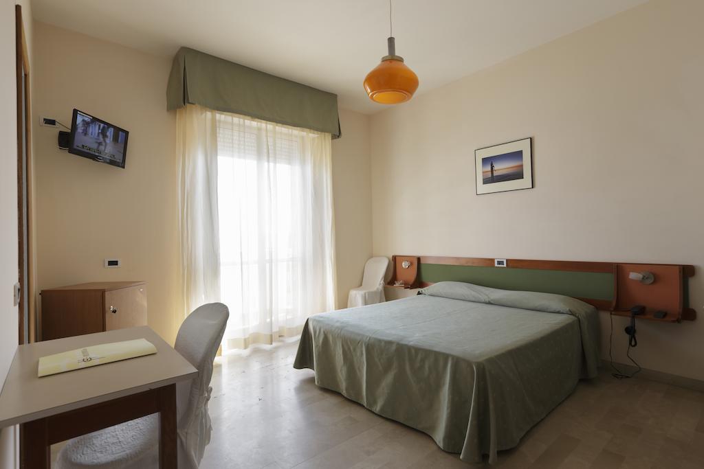Hotel Continental Fano Δωμάτιο φωτογραφία